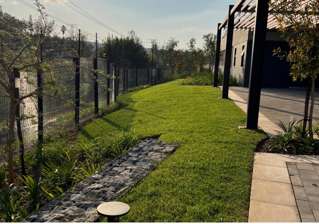 1 Bedroom In Sandton Appartement