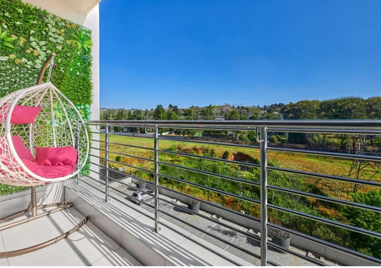 1 Bedroom In Sandton Appartement *